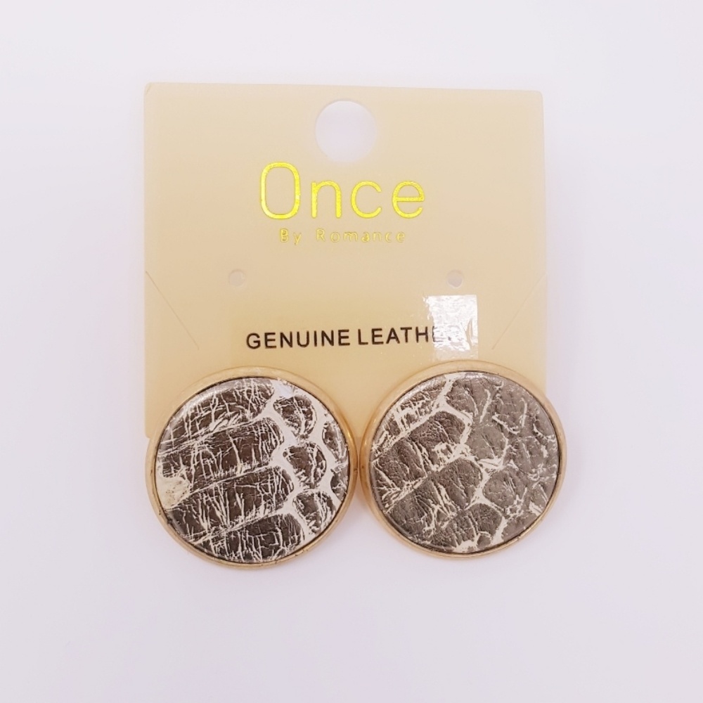Genuine Leather Stud Earrings - Picture 5 of 7